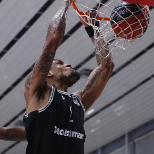 Ο ψυχωμένος ΠΑΟΚ πήρε τη νίκη σε αγώνα-θρίλερ κόντρα στον Πανιώνιο