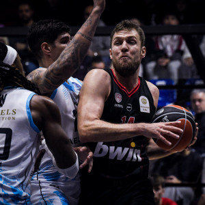 Ξύλο μεταξύ Βεζενκοφ και Πετροπούλου στη Ρόδο