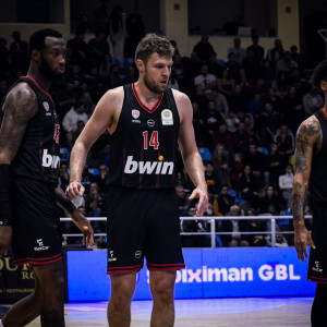 Ξύλο μεταξύ Βεζενκοφ και Πετρόπουλου στη Ρόδο