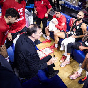 Εκνευρισμένος ο Μπαρτζώκας στη flash interview: «Οι διαιτητές σφύριξαν αλλοπρόσαλλα»