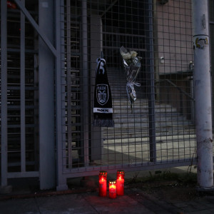 Εικόνες από τις μεσίστιες σημαίες στην Τούμπα μετά την τραγωδία των οπαδών του ΠΑΟΚ