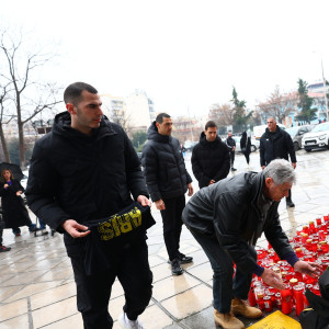 Στην Τούμπα αντιπροσωπεία της ΚΑΕ Άρης για να τιμήσει τη μνήμη των οπαδών του ΠΑΟΚ