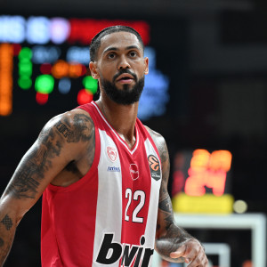 Αποχώρησε στα αποδυτήρια ο Ντόρσεϊ πριν το δεύτερο δεκάλεπτο του Ολυμπιακός - Μπαρτσελόνα