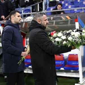 Οι οπαδοί της Λιόν τίμησαν τους αδικοχαμένους φίλους του ΠΑΟΚ (photos)