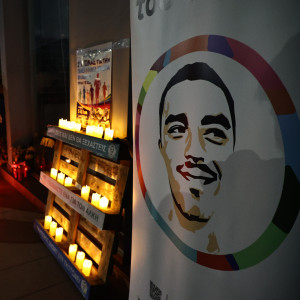 Τελετή μνήμης για τον Άλκη Καμπανό στη Θεσσαλονίκη - Άναψαν 19 κεριά, τέσσερα χρόνια μετά τη δολοφονία του