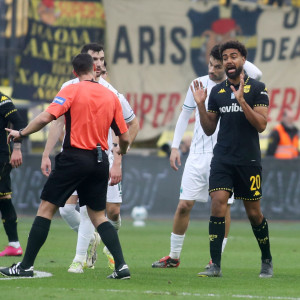 Έντονα παράπονα του Λεβαδειακού για τη διαιτησία στο «Κλ. Βικελίδης»