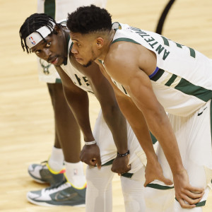 Επανένωση Αντετοκούνμπο-Χόλιντεϊ στη Νέα Υόρκη: Το φιλόδοξο πλάνο των Νικς