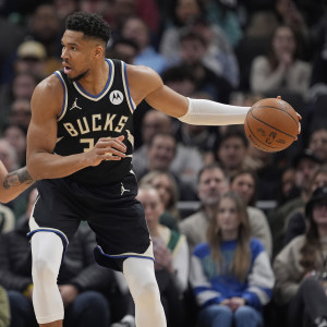 Υπερπροσπάθεια, αλλά ήττα για τους Μπακς απέναντι στους Ναγκετς