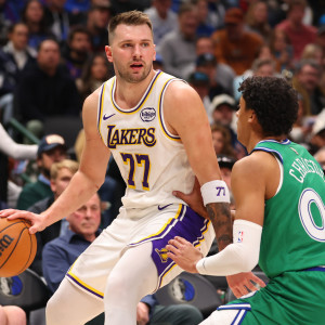 Επέστρεψαν οι νίκες οι Λέικερς, άνετοι οι Χιτ