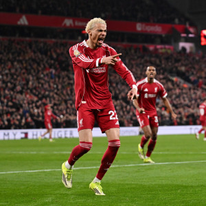 Με σούπερ Εκιτικέ, η εκρηκτική Λίβερπουλ κέρδισε τη Νιουκάστλ