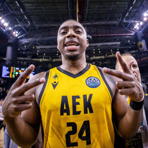 Ο Φρανκ Μπάρτλεϊ στο Athletiko: «Ξεχωριστός αθλητής ο Μπράουν, ο κόσμος ήταν εκεί για εμάς»