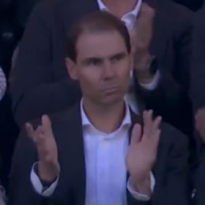 Το πρόσωπό του τα λέει όλα: Η αντίδραση του Ναδάλ στο κερδισμένο σετ του Τζόκοβιτς (video)