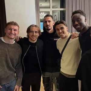 Ο Μόντριτς παρέα με ποδοσφαιριστές του ΠΑΟΚ (photo)