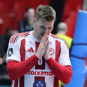 Δυσκολεύει η πρόκριση στο CEV Cup για τον Ολυμπιακό - Ηττήθηκε εντός έδρας από την Καρλοβάρσκο