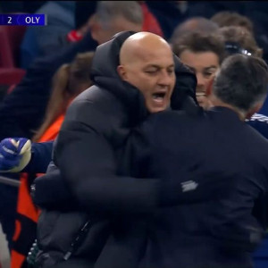 Οι έξαλλοι πανηγυρισμοί παικτών και τεχνικού επιτελείου του Ολυμπιακού μετά την πρόκριση (video)