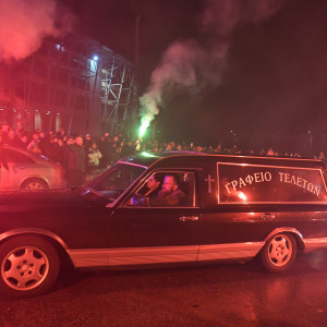 «Ράγισαν» καρδιές στην Τούμπα-Χιλιάδες άνθρωποι υποδέχτηκαν τα επτά «αετόπουλα» (photos & videos)