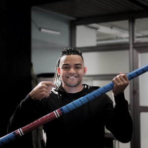 Έφτασαν τα καινούργια κοντάρια του Καραλή για τις νέες «πτήσεις» πάνω από τα 6μ