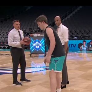 Η τέχνη του ελεύθερου σουτ: Ο Κνόπελ εξηγεί πώς δημιουργεί χώρο για ελεύθερο τρίποντο (video)