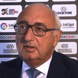 Σοκαριστικές καταγγελίες για «σεξουαλική σκλαβιά» εναντίον του κορυφαίου ατζέντη Τζόναθαν Μπάρνετ