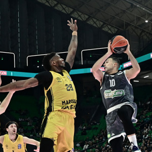 Ο Σλούκας οδήγησε εκ του ασφαλούς τον Παναθηναϊκό κόντρα στο Μαρούσι