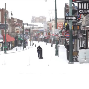 Πάγωσε ο «μαγικός πλανήτης»: Αναβλήθηκε ο αγώνας των Γκρίζλις, στον... αέρα το Μπακς-Μάβερικς