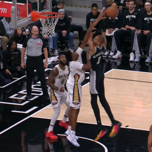 Με αδιανόητη πτήση Γουεμπανιαμά το Top 10 του ΝΒΑ (video)