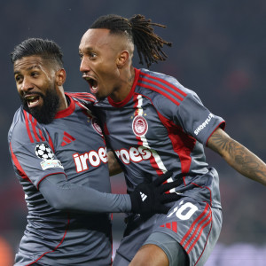 Υπέροχη ομαδική ενέργεια του Ολυμπιακού και ο Μάρτινς άνοιξε το σκορ (video)