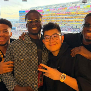 Γιάννης, Θανάσης και Άλεξ Αντετοκούνμπο είδαν το Super Bowl μαζί με τον Σιάο