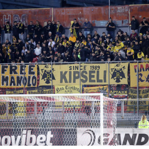 Πάνω από 4.000 οπαδοί της ΑΕΚ δίπλα της στις Σέρρες