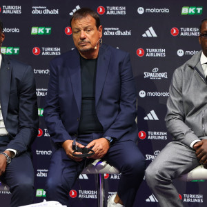 H... προφητική φωτογραφία με Αταμάν, Χέιζ - Ντέιβις και Ναν