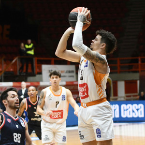 Σοκ με Γκρέι στον Προμηθέα: Έσπασε το χέρι του, βγαίνουν στην αγορά οι Πατρινοί