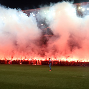 Πρόστιμο στον ΠΑΟΚ για τους πυρσούς στην Τούμπα στη μνήμη των φιλάθλων που σκοτώθηκαν στη Ρουμανία