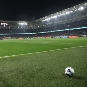 Με δέκα λεπτά καθυστέρηση η σέντρα στο ΑΕΚ-Ολυμπιακός - Ο λόγος