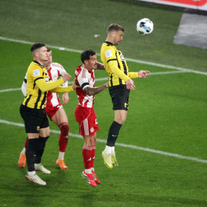 Ο Βάργκα με καρφωτή κεφαλιά το 1-0 της ΑΕΚ (video)