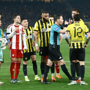 Οργή στην ΑΕΚ για Μάκελι, VARίστα και προκλήσεις παικτών του Ολυμπιακού