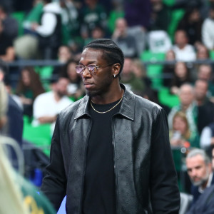 Η χλιδάτη παρουσία του Ναν - Τι φορούσε ο τραυματίας σούπερ σταρ στο ματς με την Ρεάλ (photos)