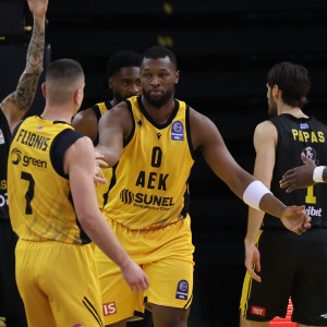 Η αλλαγή του Γκρέι που έφερε την... εκτόξευση και οδήγησε την ΑΕΚ στη νίκη