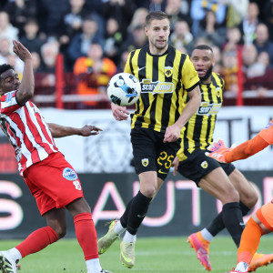 Ο Βάργκα με κεφαλιά το 0-1 της ΑΕΚ (video)