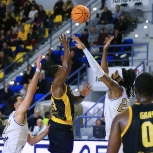 Επιθετικό masterclass από Νάναλι και Μπάρτλεϊ με 33 πόντους σε ένα ημίχρονο