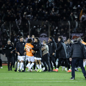 Ένταση στο τέλος του ματς στη Λιβαδειά ανάμεσα σε παίκτες και οπαδούς (video)