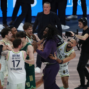 Το βίντεο που ο Μπόλντγουιν πατάει στο τριφύλλι και κοιτάζει προκλητικά τους παίκτες του Παναθηναϊκού