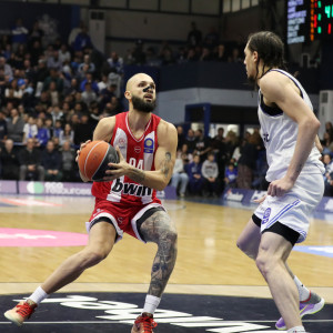 Με λαμπρό Φουρνιέ ο Ολυμπιακός επικράτησε του Ηρακλή και διατήρησε το απόλυτο στη Stoiximan GBL