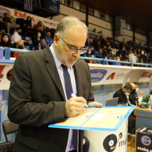 Πέθανε ο Θανάσης Σκουρτόπουλος