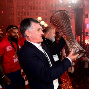 Τι έγραφαν τα πρωτοσέλιδα για τον Μεντιλίμπαρ δύο χρόνια πριν