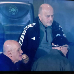 Η απογοήτευση στο πρόσωπο του Γιάννη Αλαφούζου μετά το ματς με τον ΠΑΟΚ