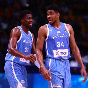 Ο Γιάννης Αντετοκούνμπο πανηγύρισε την εμφάνιση του αδερφού του Κώστα κόντρα στον Παναθηναϊκό