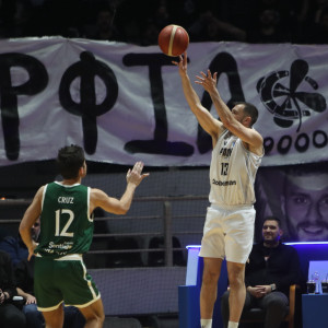 Σε άλλη κλάση ο ΠΑΟΚ, ισοπέδωσε με 100άρα την Σπόρτινγκ με τη σκέψη στα αδικοχαμένα «αετόπουλα»