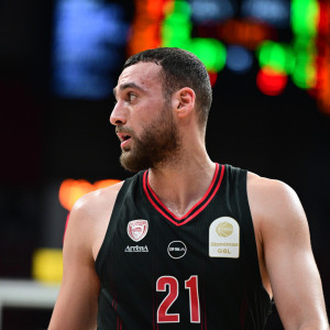 Νετζήπογλου: «Ιδιαίτερο ματς - Είμαι πάντα έτοιμος και διαθέσιμος για την ομάδα»