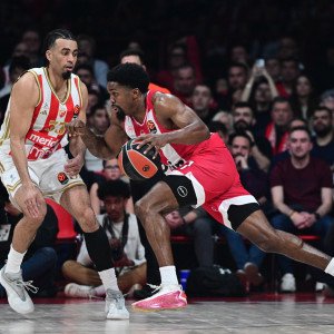 EuroLeague by night: Το τρίτο ημίχρονο της νίκης του Ολυμπιακού επί του Ερυθρού Αστέρα (video)