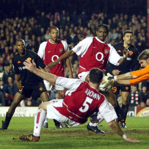 Με τα γούρια δεν παίζουμε: Θρύλος της Άρσεναλ ζητούσε να τον χαστουκίσουν πριν από κάθε αγώνα